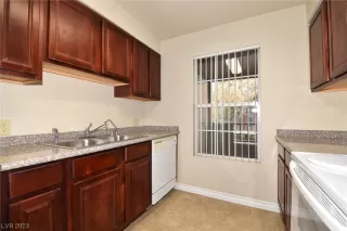 Photo #5: 2484612 Listing 