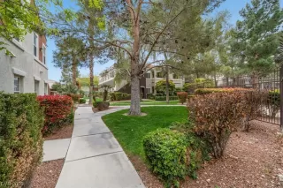 Photo #3: 2484615 Listing