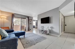 Photo #4: 2484628 Listing 