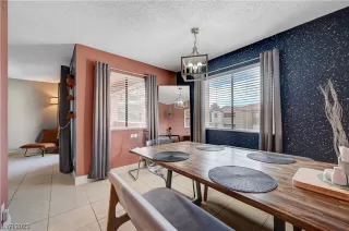 Photo #6: 2484628 Listing 