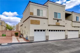 Photo #1: 2484636 Listing 