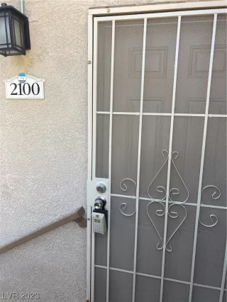 Photo #4: 2484675 Listing