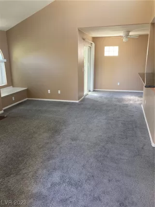 Photo #6: 2484675 Listing