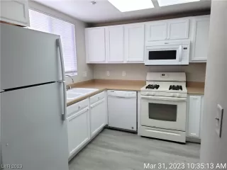 Photo #6: 2484721 Listing 