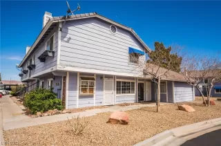 Photo #2: 2484730 Listing