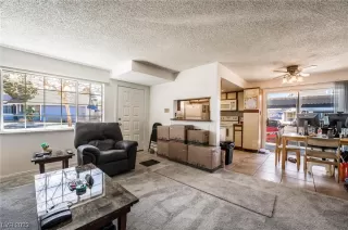 Photo #4: 2484730 Listing