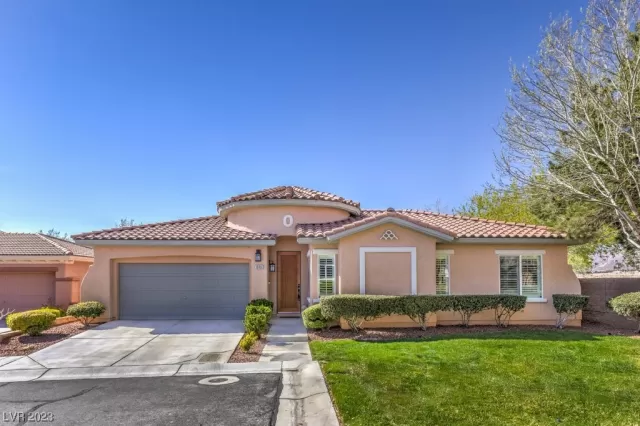 MLS: 2484737 Condo For Sale