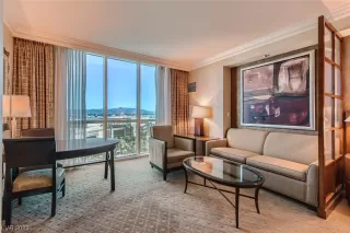 Photo #3: 2484748 Listing