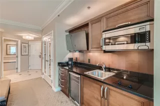 Photo #6: 2484748 Listing