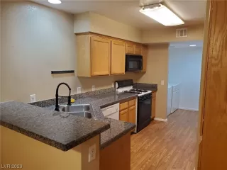 Photo #4: 2484752 Listing 