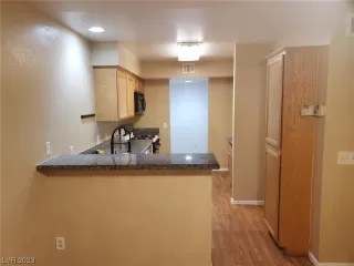 Photo #5: 2484752 Listing 