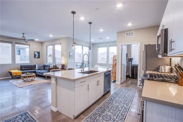 MLS: 2484762 Condo For Sale