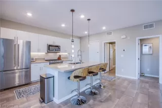 Photo #2: 2484762 Listing