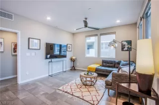 Photo #6: 2484762 Listing