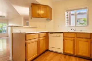 Photo #5: 2484777 Listing 