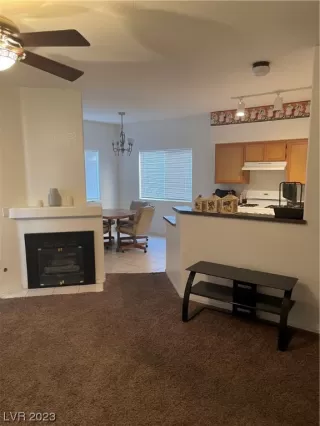 Photo #5: 2484779 Listing