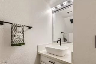 Photo #4: 2484805 Listing 