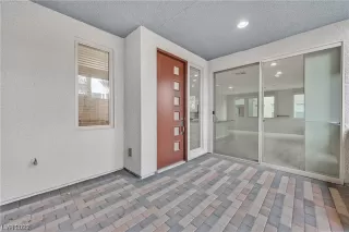 Photo #2: 2484817 Listing