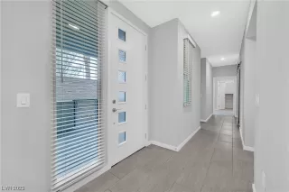 Photo #3: 2484817 Listing