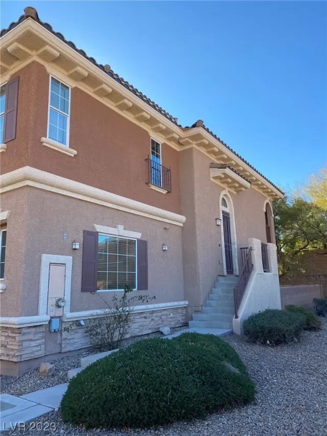 MLS: 2484821 Condo For Sale