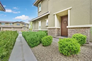 Photo #1: 2484824 Listing 