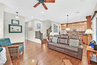 Photo #4: 2484824 Listing 