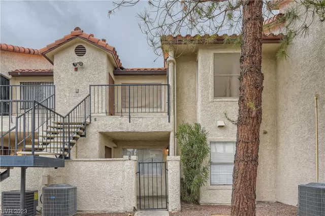 MLS: 2484865 Condo For Sale