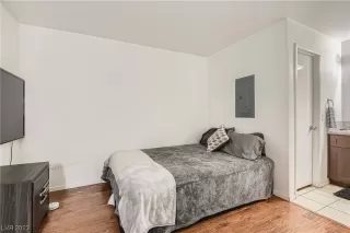 Photo #6: 2484865 Listing 