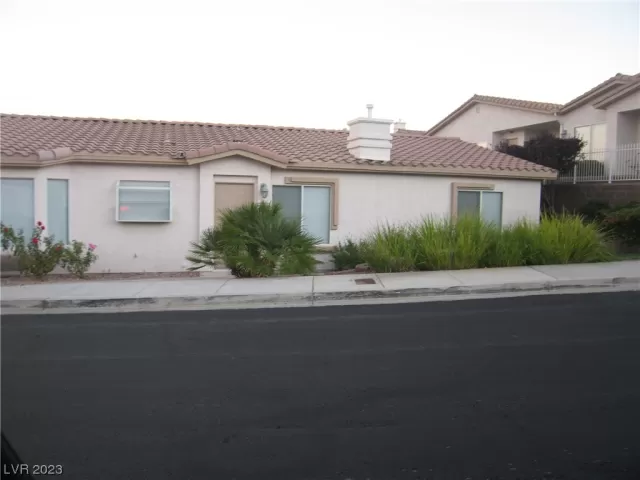 MLS: 2484876 Condo For Sale