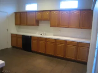 Photo #2: 2484876 Listing 