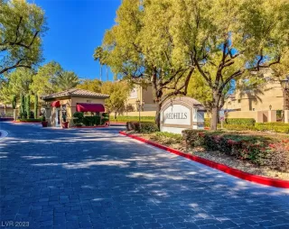 Photo #3: 2484879 Listing 