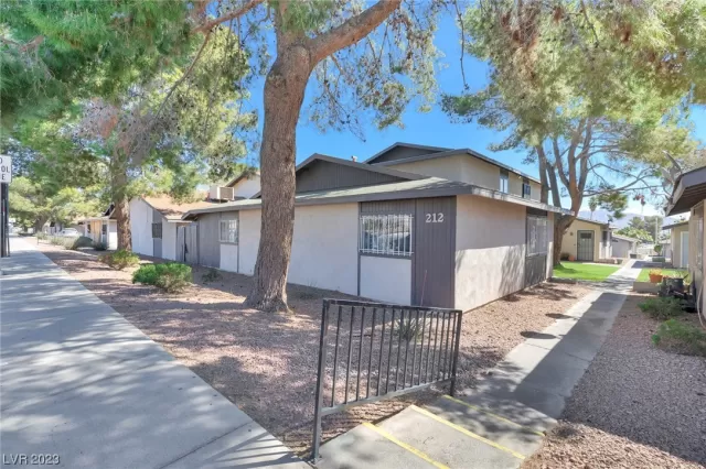 MLS: 2484882 Condo For Sale