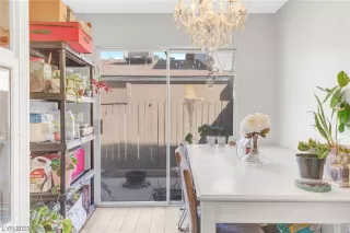 Photo #5: 2484882 Listing