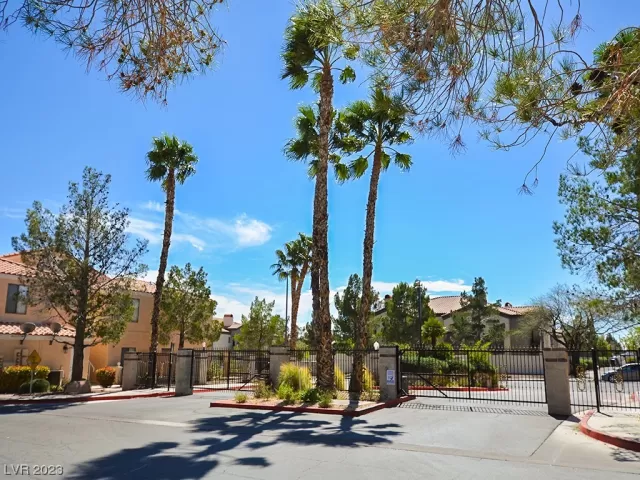 MLS: 2484921 Condo For Sale