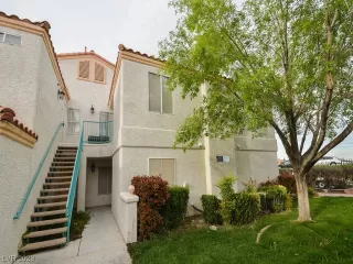 Photo #6: 2484921 Listing