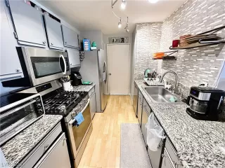 Photo #3: 2484928 Listing 