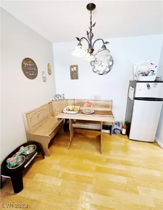 Photo #5: 2484928 Listing 