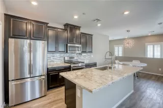 Photo #2: 2484930 Listing