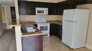 Photo #3: 2484934 Listing