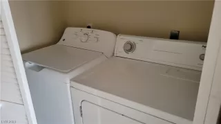 Photo #5: 2484934 Listing