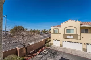 Photo #3: 2484946 Listing 