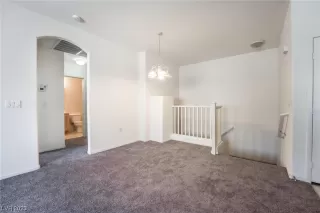 Photo #5: 2484946 Listing 