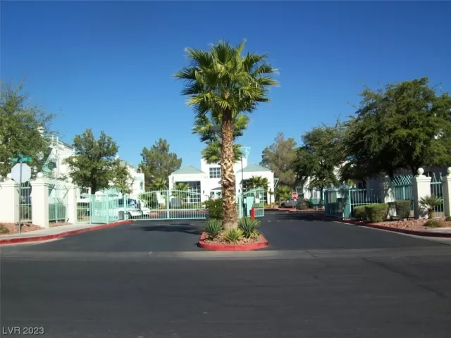 MLS: 2484957 Condo For Sale