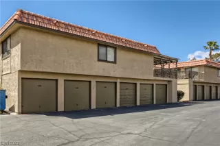 Photo #2: 2484970 Listing