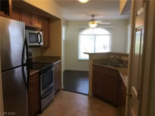 Photo #1: 2484973 Listing 