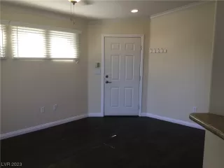 Photo #2: 2484973 Listing 