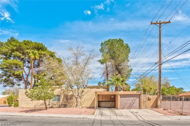 MLS: 2484987 Condo For Sale