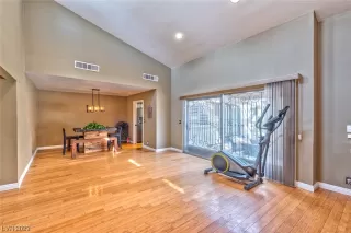 Photo #4: 2484987 Listing 