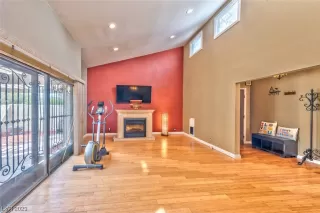 Photo #5: 2484987 Listing 