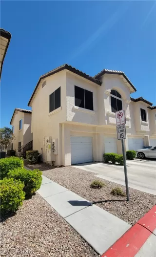Photo #1: 2484991 Listing 